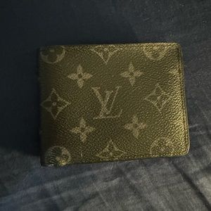 Louis Vuitton black bifold men wallet